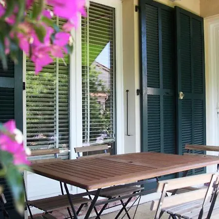 Le Printemps Apartment *