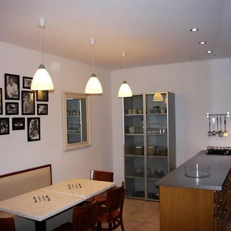 Le Printemps Apartment *